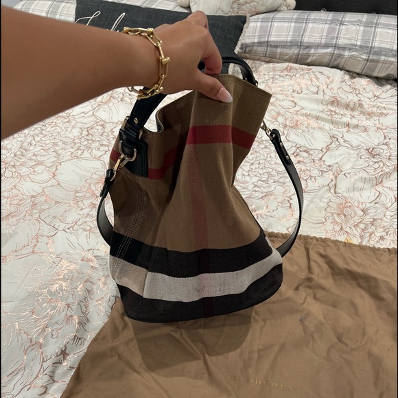 Burberry handbag , very good condition comes with dustbag - Picture 2 of 3